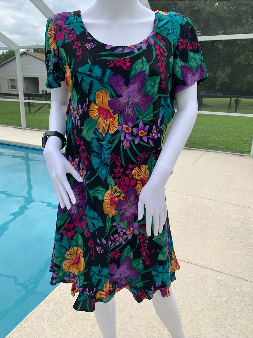 100% SILK DRESS NEVER WORN